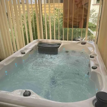 Houdarling Et Hammam Jacuzzi Et Sauna Holiday home *