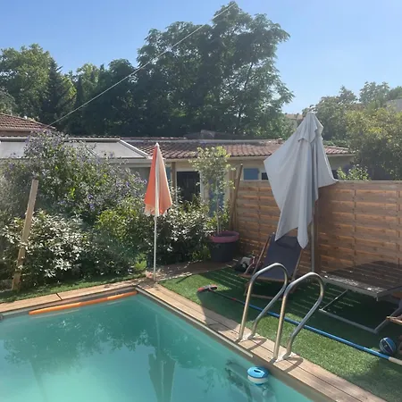 Houdarling Et Hammam Jacuzzi Et Sauna Holiday home Nimes